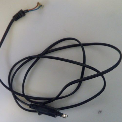 ENCHUFE DE ALIMENTACION 32VLE3000C